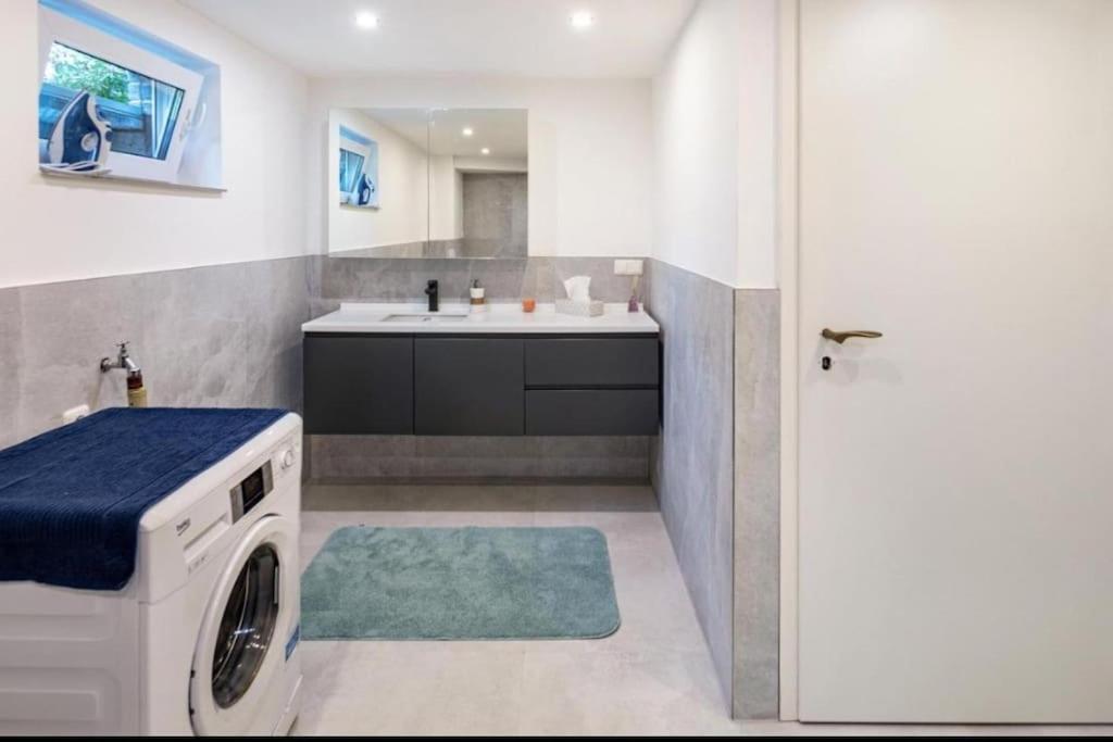 Cityloft Kassel 1 - Zentrale Unterkunft Fuer Gruppen Bis 7 Personen - Parkplatz - Netflix Exterior foto