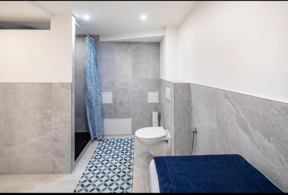 Cityloft Kassel 1 - Zentrale Unterkunft Fuer Gruppen Bis 7 Personen - Parkplatz - Netflix Exterior foto